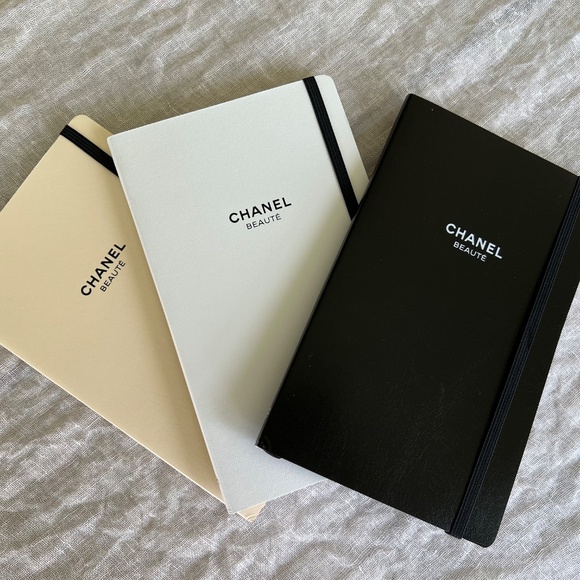 CHANEL Beauté Exclusive Gift Set | Set of 3 Branded Notebooks - Picture 6 of 8
